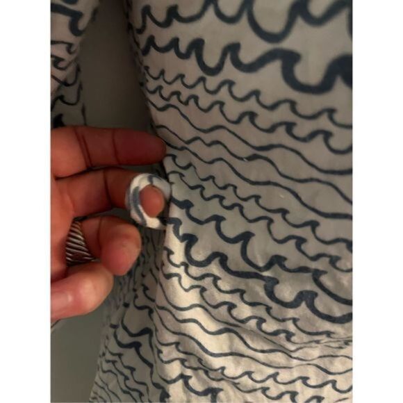 Milkmaid Gray and White Swirl Robe. Size Medium. Missing outer belt. - Picture 4 of 4